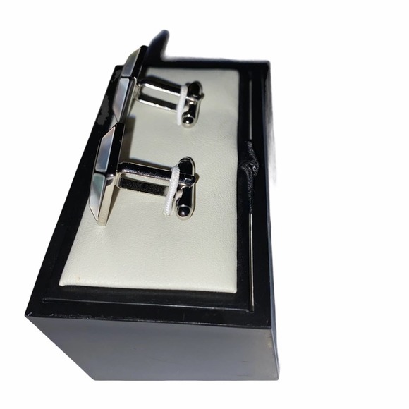 Bloomingdales Cufflinks Pearl inlay Chrome Plate New in Box - Picture 4 of 5